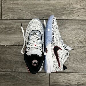 Nike Men's LeBron XX 20 White/ Metallic Gold-Black sneakers